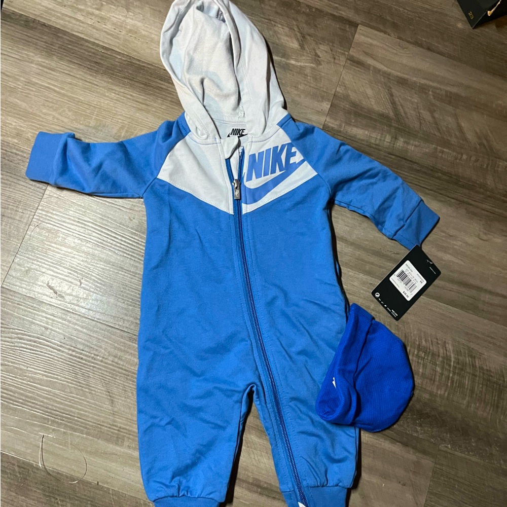 Baby NIKE